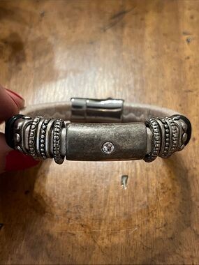 Leather bracelet